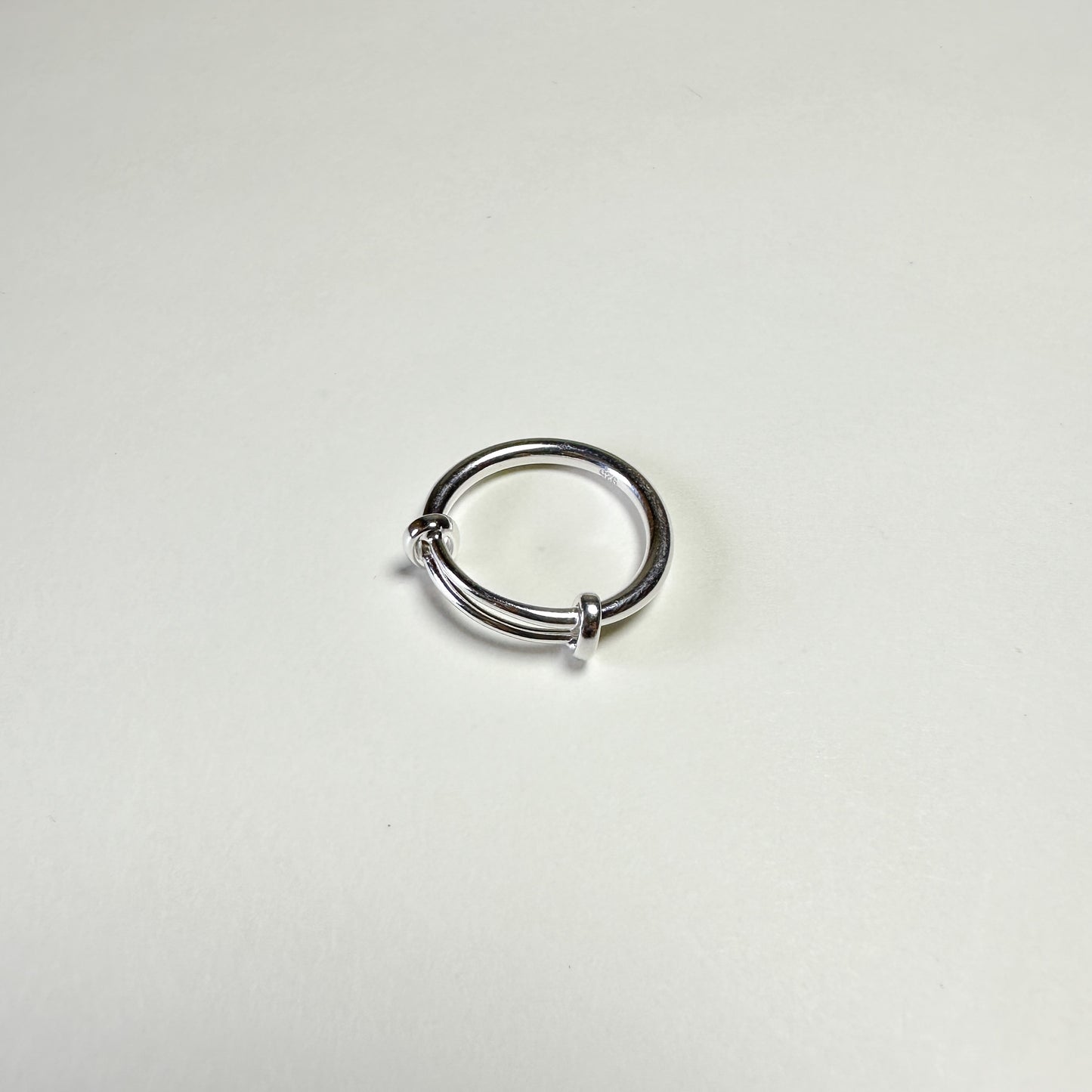 Essential Push & Pull Knot Ring